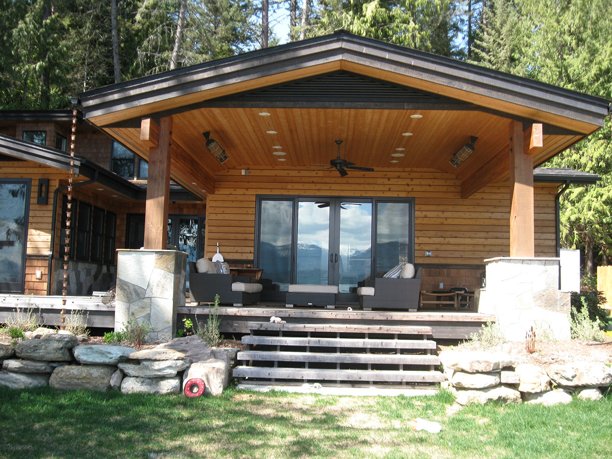 Custom Home by Sandpoint Builders in North Idaho, exterior