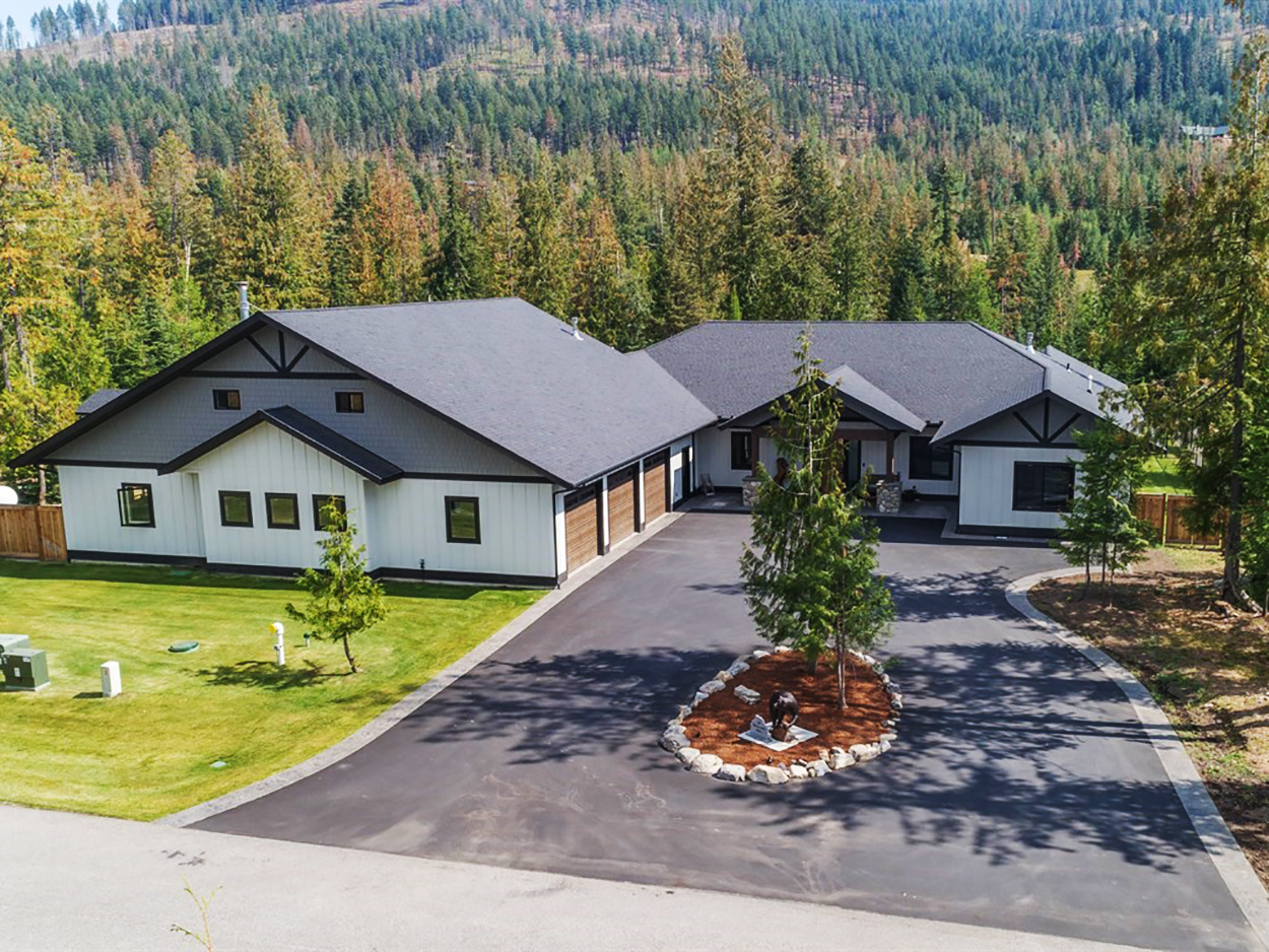 Custom luxury home builder, Sandpoint Builders in North Idaho