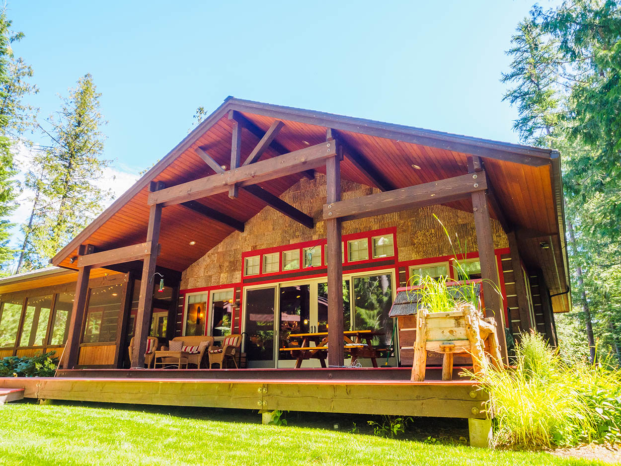 Custom luxury home by Sandpoint Builders in North Idaho