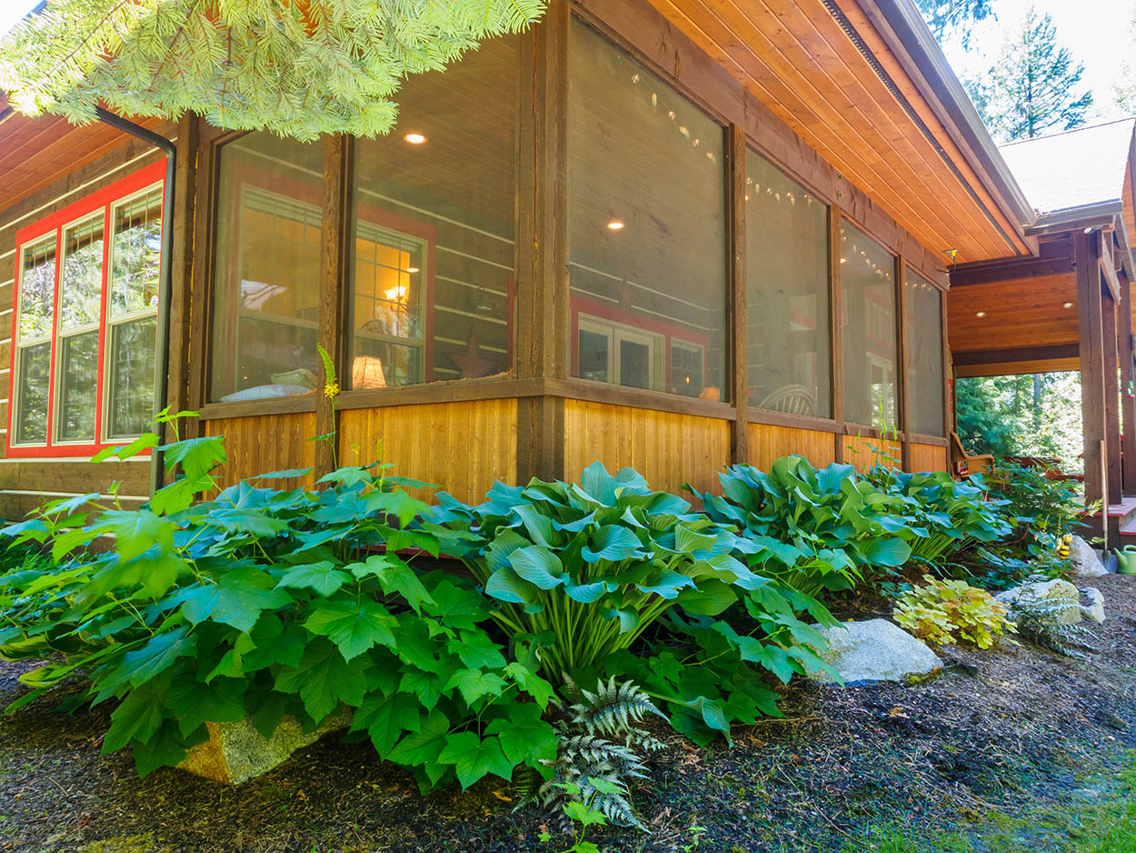 Custom luxury home by Sandpoint Builders in North Idaho